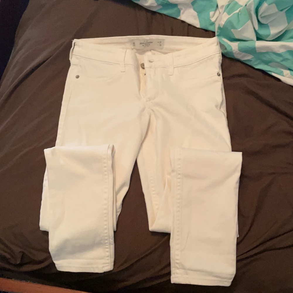 Abercrombie and Fitch white skinny jeans